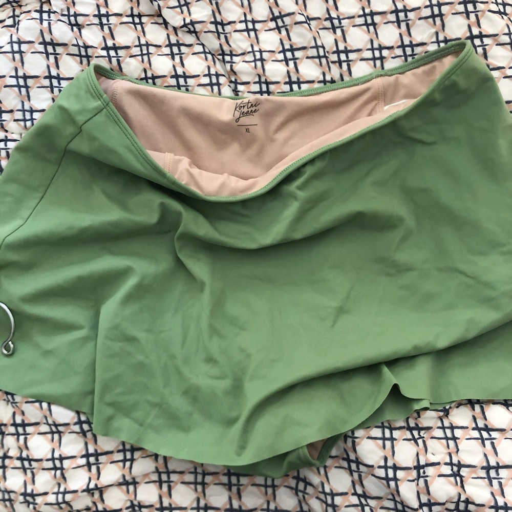 Kortni jean skirt